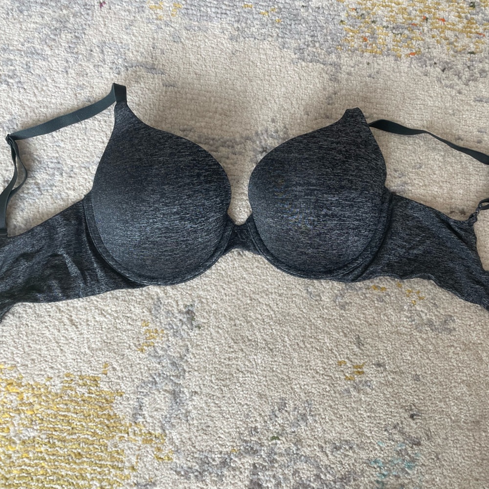 Victoria’s Secret Push Up T-shirt bra